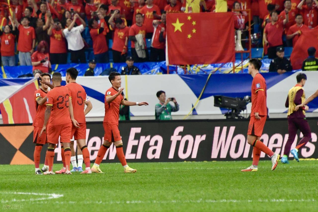 关于比赛还没开打，国足迎来一个好消息，战胜中国香港队拿第3稳了的信息