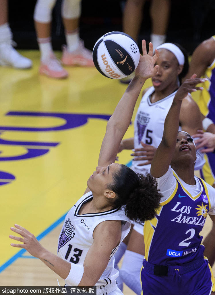 新赛季NBA揭幕战火爆开打
