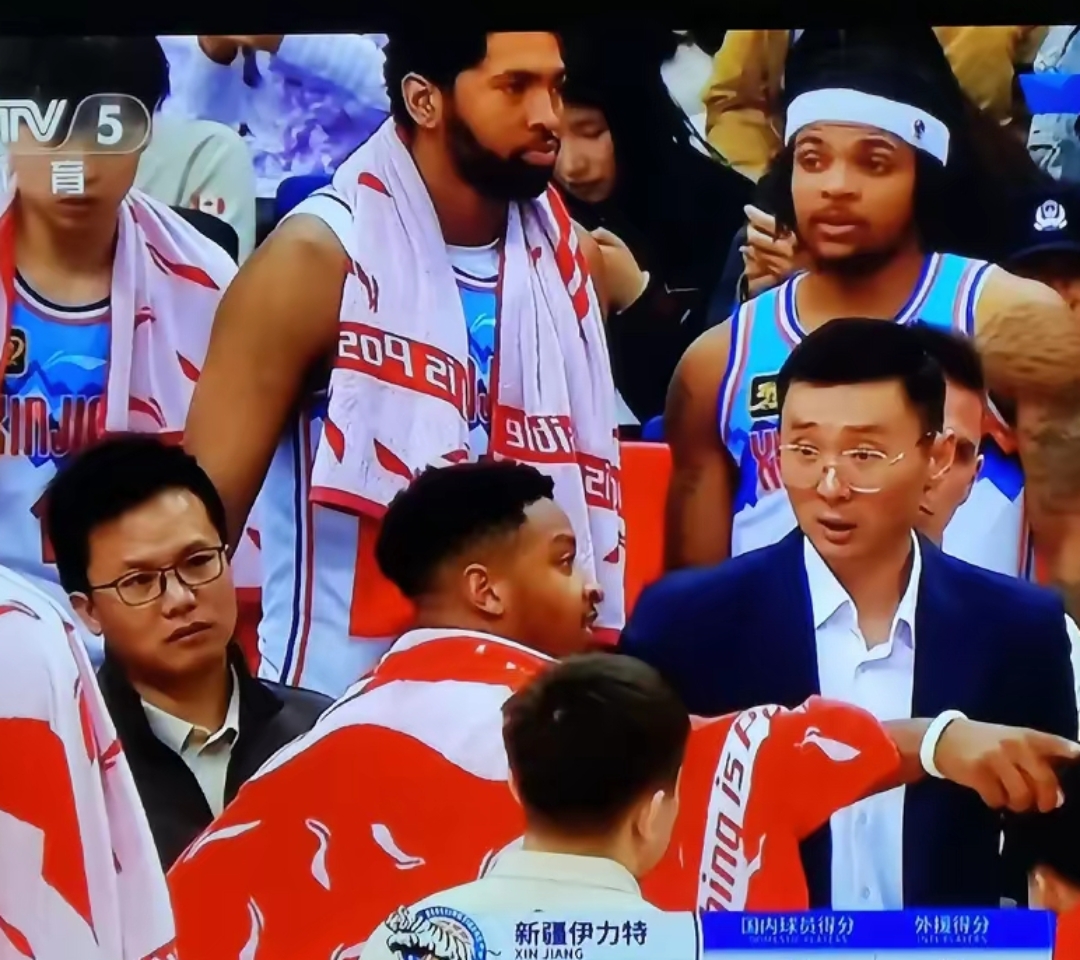 新疆队神将发威大胜山东队